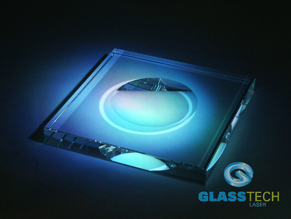 Skleněný čtverhranný podstavec pro kouli 100 - 200 mm