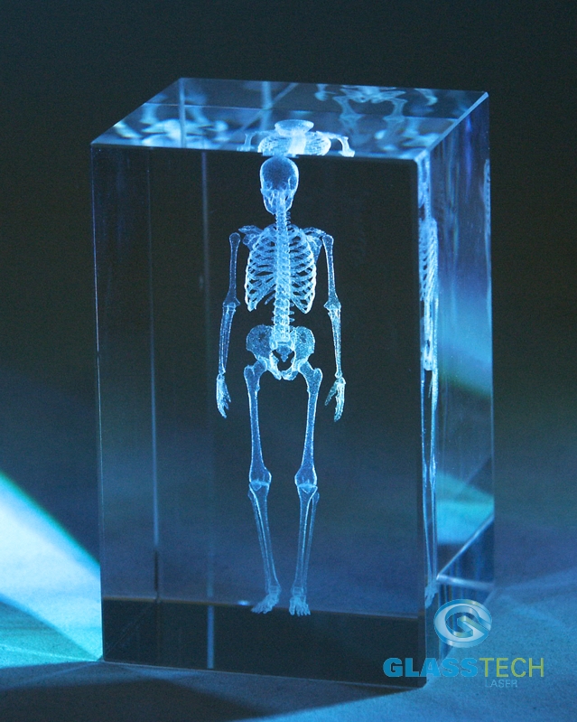 3D KOSTRA ve skleněném kvádru 50 x 50 x 80 mm