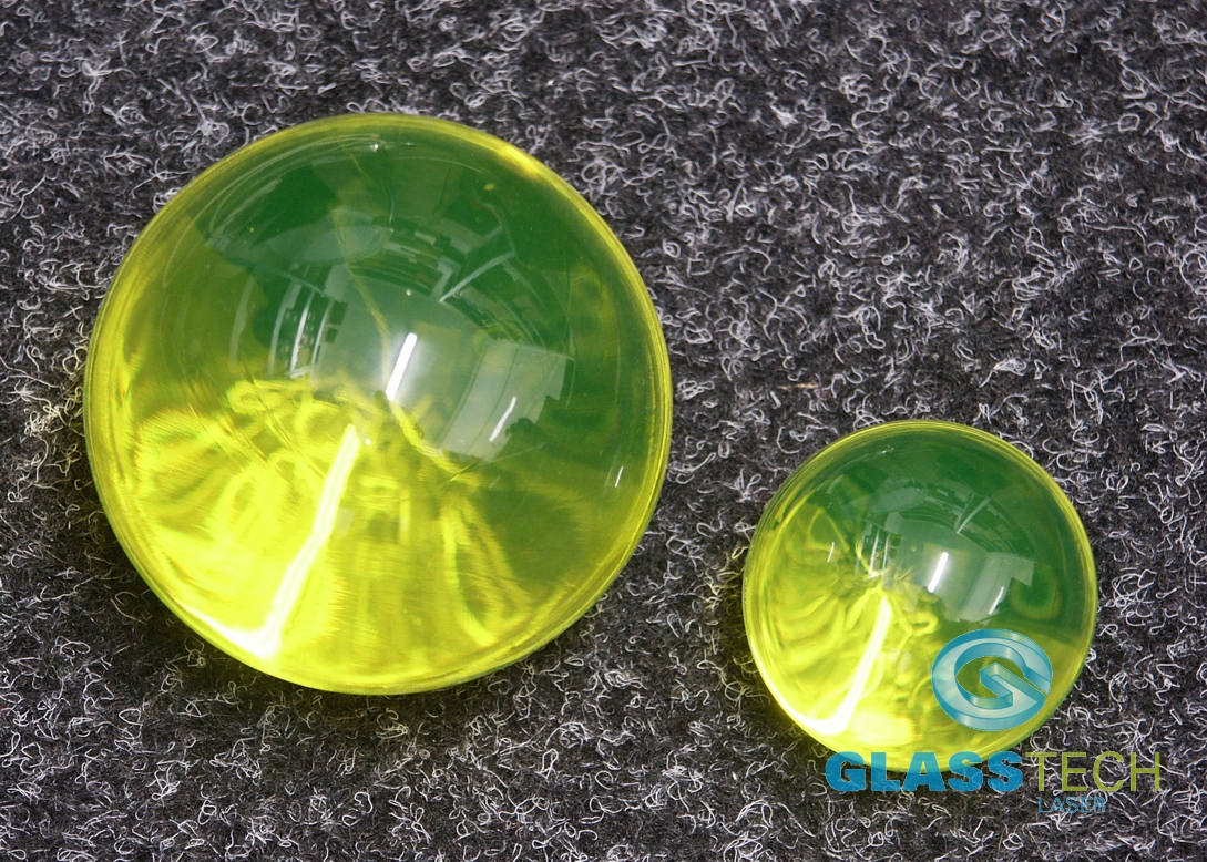 Koule z uranového skla svítící pod UV paprsky - 50 mm