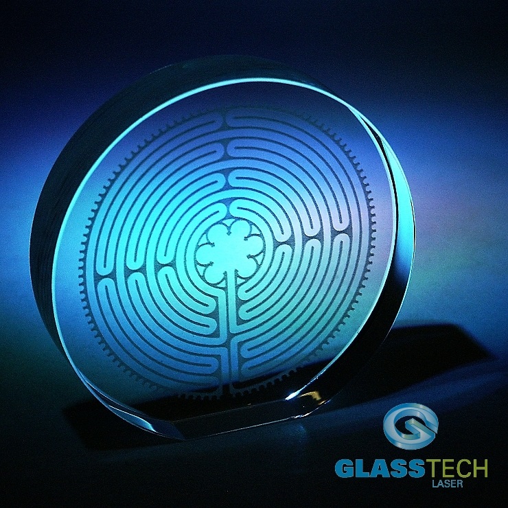 3D LABYRINT - symbol ve skl. těžítku