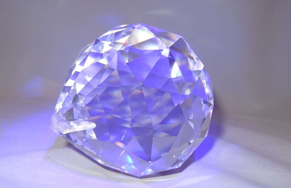 Feng-Shui křišťálové kyvadlo na zavěšení -100 mm