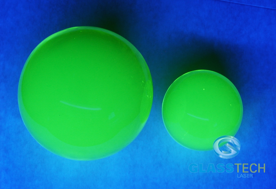 Koule z uranového skla svítící pod UV paprsky - 50 mm