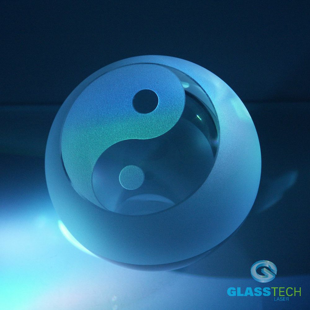 Těžítko Jin-Jang, křišťál, pískované i s boky - 100 mm